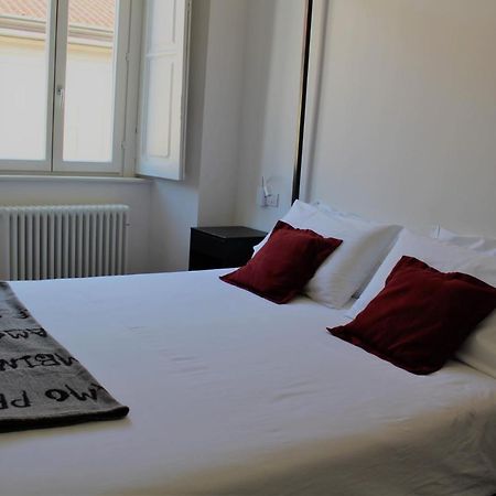 Palazzo Della Torre Elegant Apartment In Комо Экстерьер фото