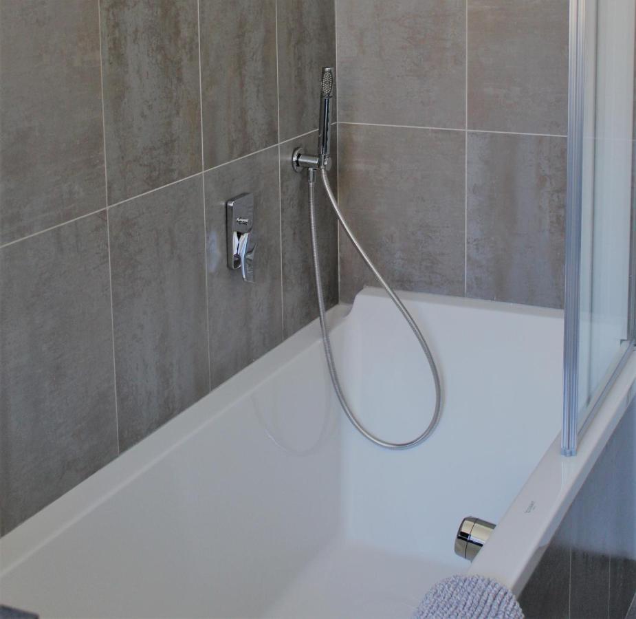 Palazzo Della Torre Elegant Apartment In Комо Экстерьер фото